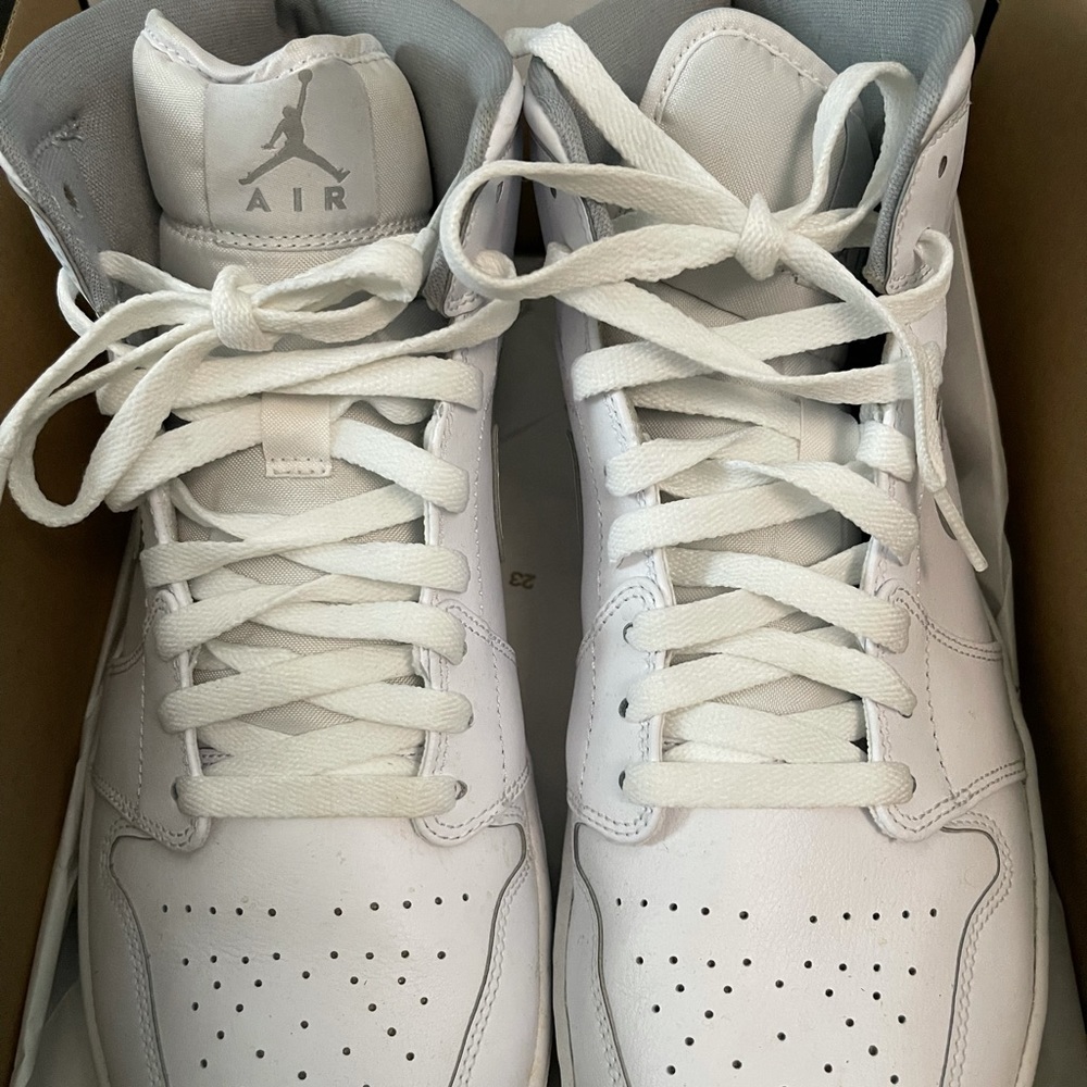 Air Jordan 1 Mid